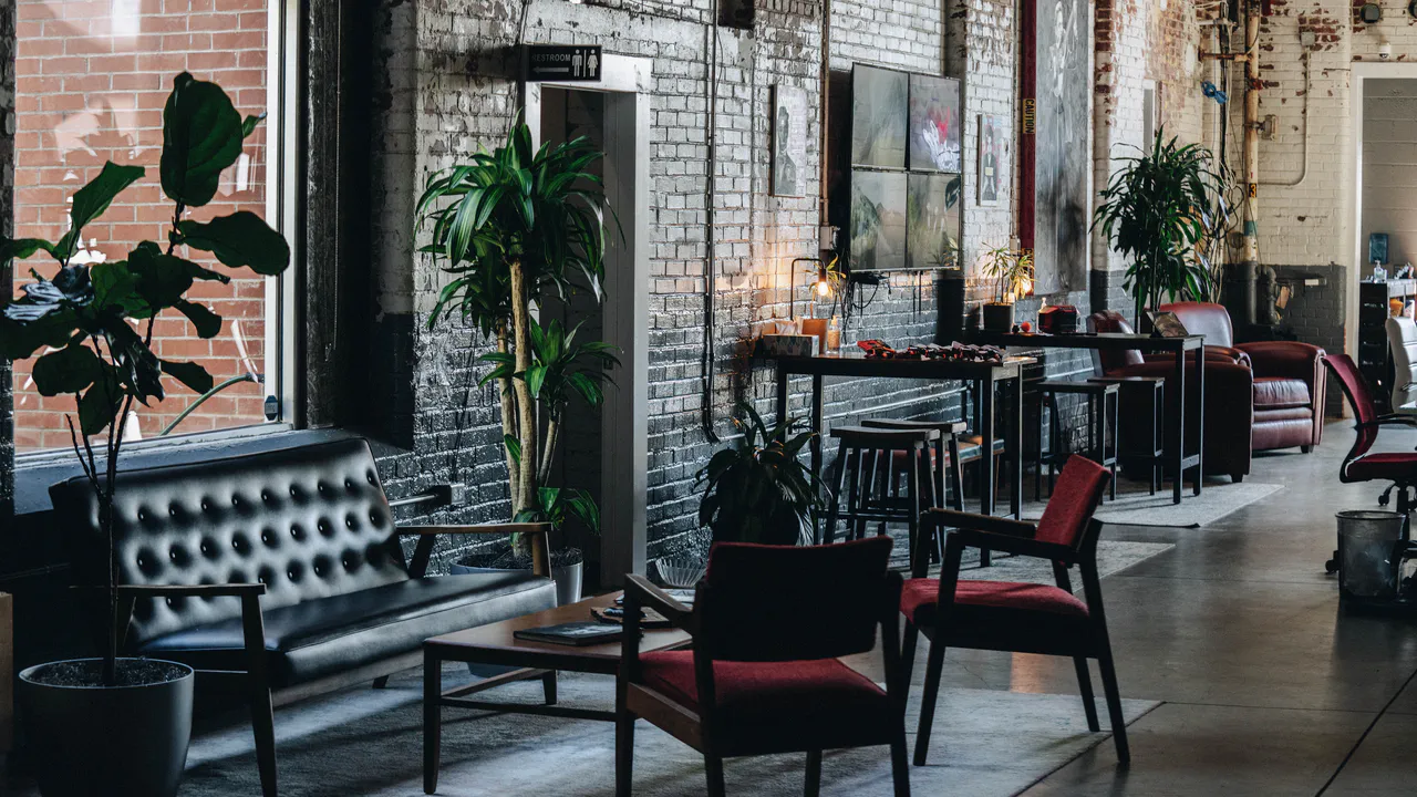 About 32 Image gallery marquee